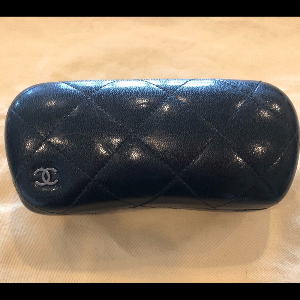 Black womens Chanel sunglasses